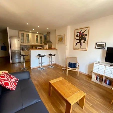Coeur Du Vieux - T2 Calme à 2 Pas De La Plage Appartement *